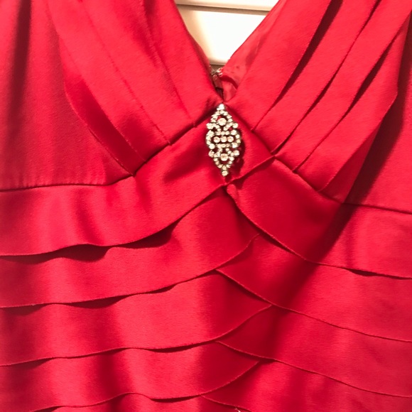 Red Dress - Picture 2 of 4